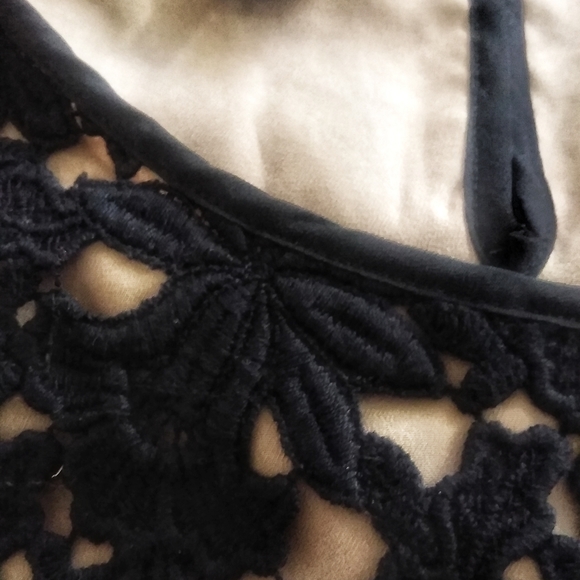 Talbots Black and Nude Blouse - Picture 2 of 4